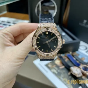 Replica Watches Hublot Classic Fusion 33mm Black Dial Women Swiss Automatic Leather Strap 1:1 Clone Watch