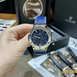 Replica Watches Hublot Classic Fusion 33mm Blue Dial Women Swiss Quartz Leather Strap 1:1 Clone Watch