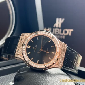 Replica Watches Hublot Classic Fusion 42mm Black Dial Mens Swiss Automatic Leather Strap 1:1 Clone Watch
