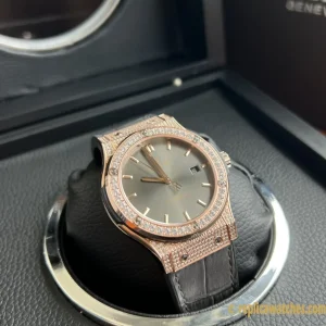Replica Watches Hublot Classic Fusion 42mm Grey Dial Mens Swiss Automatic Leather Strap 1:1 Clone Watch