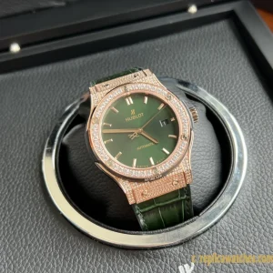 Replica Watches Hublot Classic Fusion 42mm Green Dial Mens Swiss Automatic Leather Strap 1:1 Clone Watch