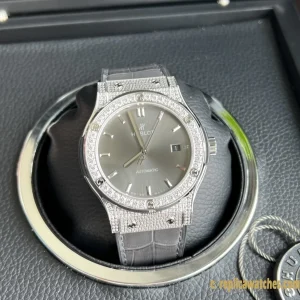 Replica Watches Hublot Classic Fusion 42mm Grey Dial Mens Swiss Automatic Leather Strap 1:1 Clone Watch