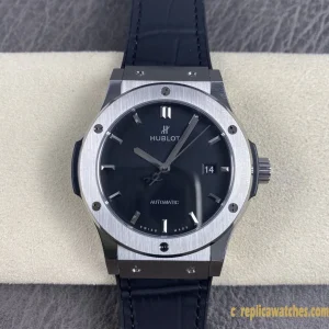 Replica Watches Hublot Classic Fusion 42mm Black Dial Mens Swiss Automatic Leather Strap 1:1 Clone Watch