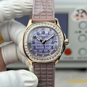 Replica Watches Patek Philippe Aquanaut 35.6MM Lavender Dial Ladies Swiss Automatic Movement Rubber Strap 1:1 Clone Watch