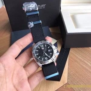 Replica Watches Tag Heuer Formula 1 43mm Black Dial Mens Swiss Quartz Rubber Strap 1:1 Clone Watch