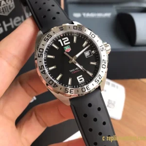 Replica Watches Tag Heuer Formula 1 43 mm Black Dial Men Swiss Automatic Rubber Strap 1:1 Clone Watch
